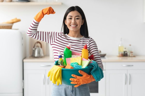 Services adaptés : femme de ménage à domicile pour vous simplifier la vie